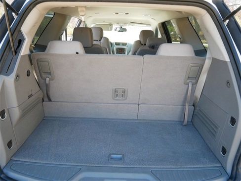 Used 2016 GMC Acadia SLE image 11