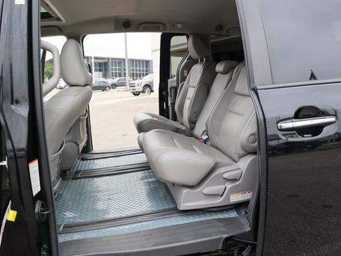Used 2019 Toyota Sienna XLE FWD image 55