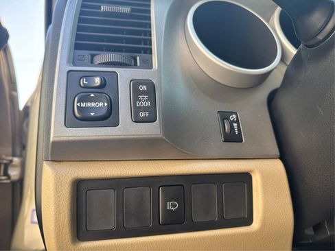 Used 2014 Toyota Sequoia SR5 image 19