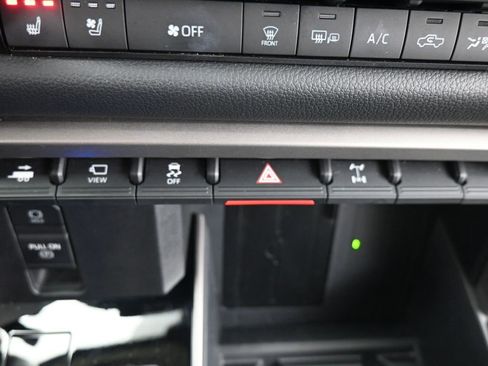 Used 2024 Toyota Tundra Limited image 27