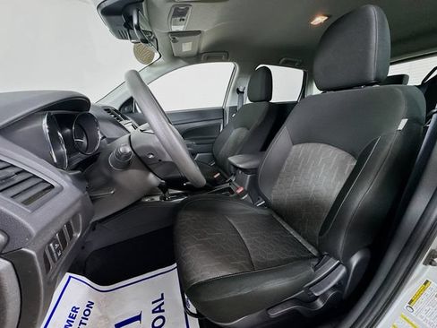 Used 2025 Mitsubishi Outlander Sport AWD image 11