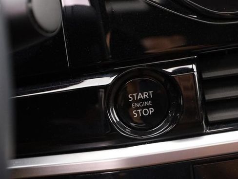 Certified 2025 Nissan Pathfinder Platinum AWD/4WD image 18