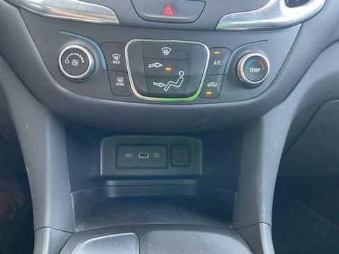 Used 2021 Chevrolet Equinox LT image 26