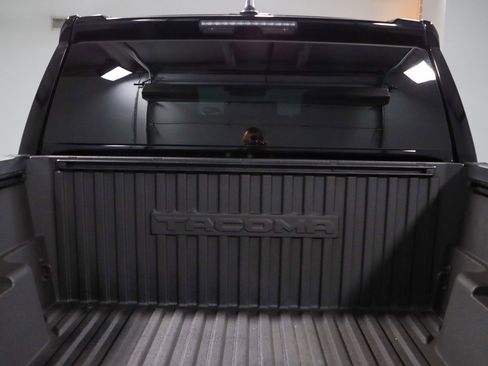 Used 2024 Toyota Tacoma TRD Off-Road image 29