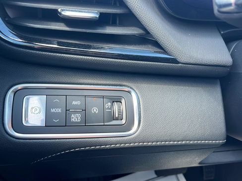 Used 2026 Buick Enclave Preferred AWD/4WD image 13