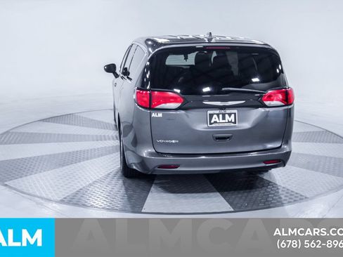 Used 2023 Chrysler Voyager LX FWD image 8