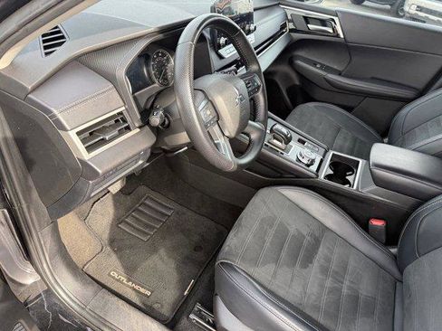 Used 2024 Mitsubishi Outlander SE image 21