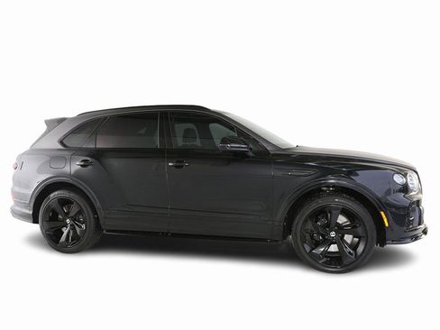 Used 2022 Bentley Bentayga image 13