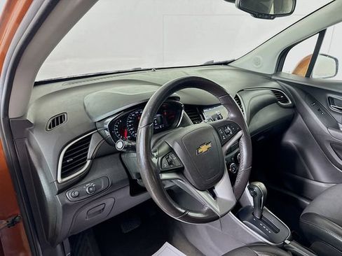 Used 2019 Chevrolet Trax LT w/ Driver Confidence Package image 10