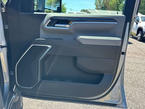 New 2026 GMC Sierra 2500 SLE w/ SLE Value Package; AWD/4WD image 15
