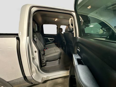 Used 2019 Nissan Titan PRO-4X AWD/4WD image 26
