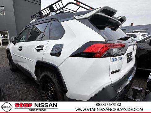 Used 2019 Toyota RAV4 LE image 4