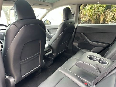 Used 2022 Tesla Model Y Long Range AWD/4WD image 34