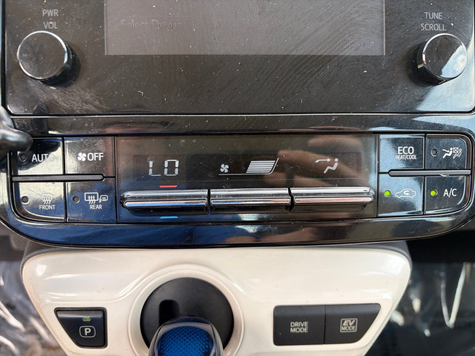 Used 2016 Toyota Prius Two FWD image 21