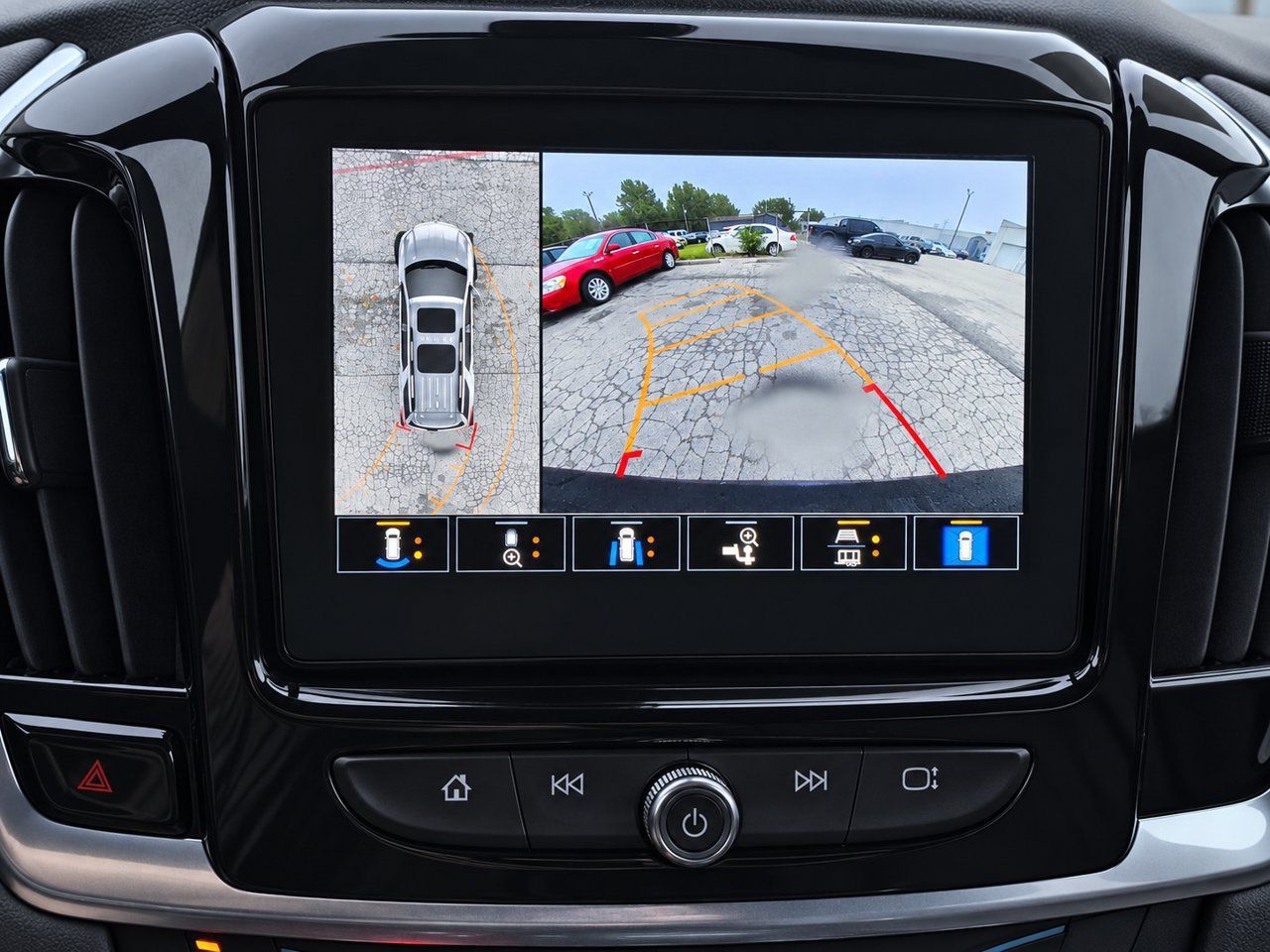 Used 2022 Chevrolet Traverse Premier w/ Redline Edition AWD/4WD image 17