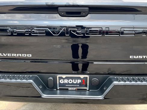Used 2020 Chevrolet Silverado 1500 Custom w/ Infotainment Package RWD image 10
