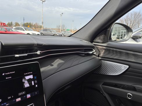 Used 2025 Maserati Grecale Modena image 25