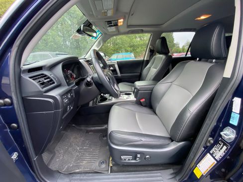 Used 2023 Toyota 4Runner SR5 Premium w/ Moonroof Package image 10