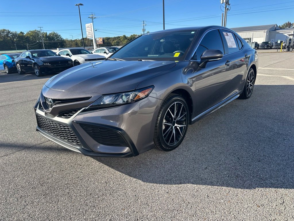 Used 2024 Toyota Camry SE FWD image 4