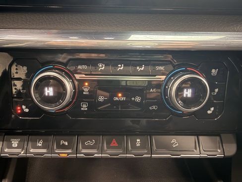 Used 2024 GMC Sierra 3500 Denali w/ Denali Reserve Package image 49