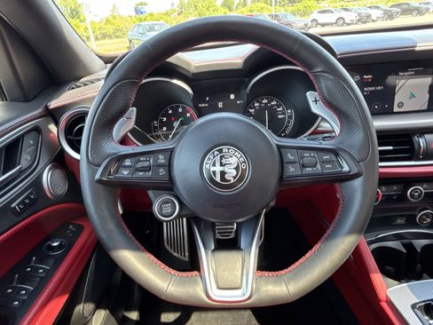 Used 2021 Alfa Romeo Stelvio Ti Sport AWD/4WD image 2