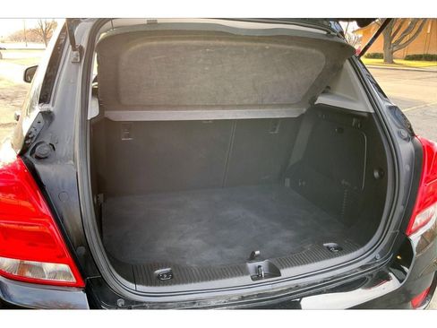 Used 2019 Chevrolet Trax LT image 11