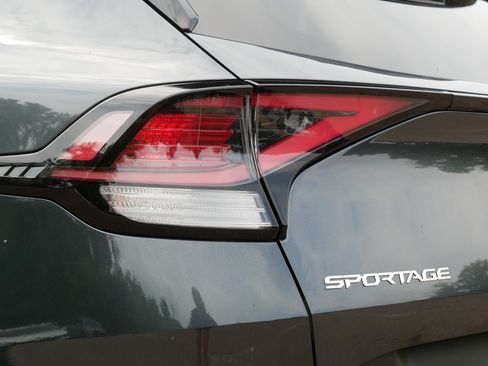 Certified 2023 Kia Sportage X-Line w/ X-Line Premium Package AWD/4WD image 17