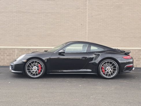 Used 2017 Porsche 911 Turbo image 2