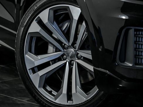 Used 2020 Audi Q8 Prestige AWD/4WD image 3