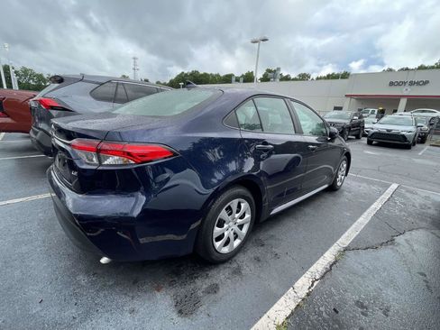 Used 2025 Toyota Corolla LE w/ Convenience Package FWD image 20