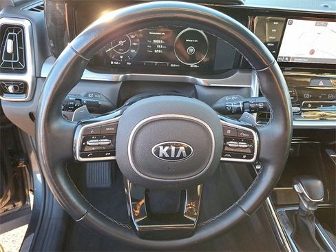 Used 2021 Kia Sorento SX image 16