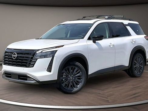 New 2026 Nissan Pathfinder SL w/ SL Premium Package AWD/4WD image 1