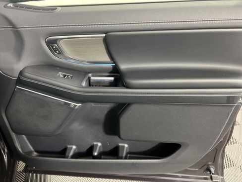 Used 2025 Ford Expedition Max Platinum w/ Driver's Package image 14