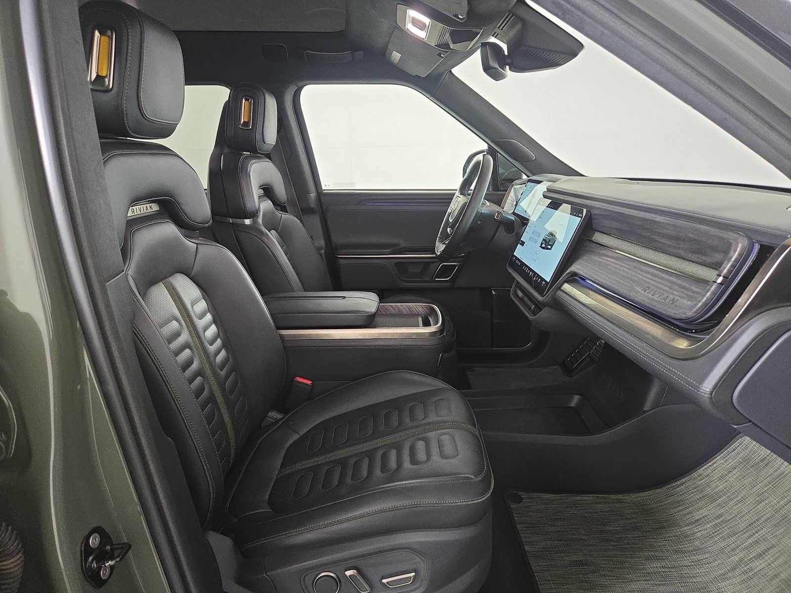 Used 2022 Rivian R1T Launch Edition AWD/4WD image 23