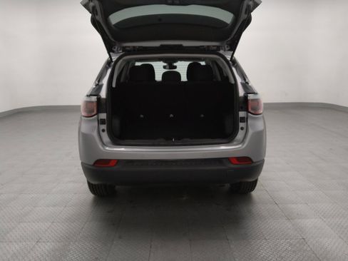 Used 2018 Jeep Compass Sport w/ Tech Group FWD image 29