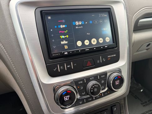 Used 2016 GMC Acadia SLT w/ Open Road Package FWD image 21