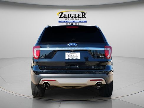 Used 2017 Ford Explorer XLT w/ Equipment Group 202A AWD/4WD image 6