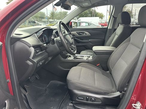 Used 2019 Chevrolet Traverse LT image 16