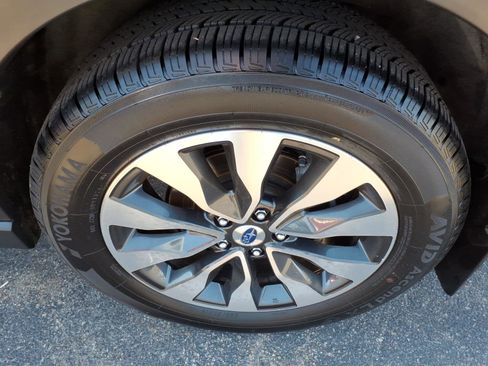 Certified 2023 Subaru Outback Limited AWD/4WD image 5