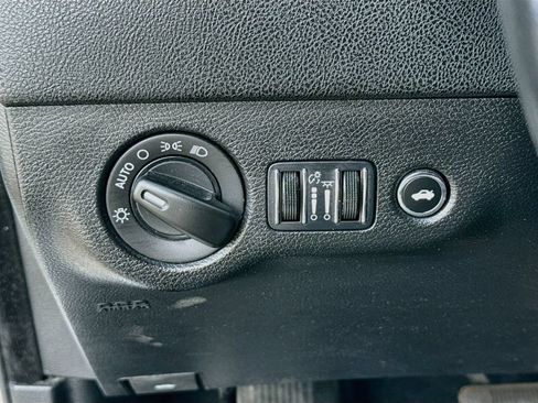Used 2023 Dodge Charger SXT RWD image 10