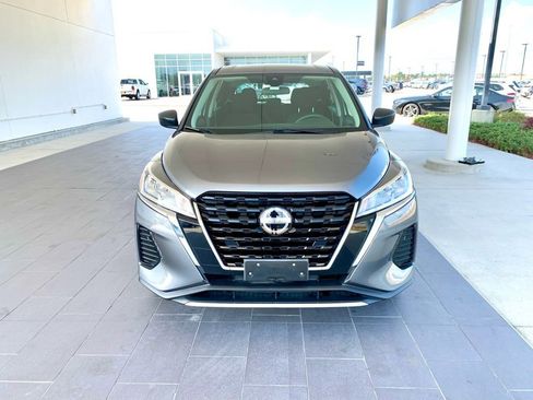 Used 2024 Nissan Kicks S image 2