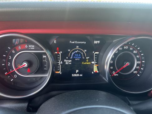 Used 2022 Jeep Gladiator Rubicon w/ LED Lighting Group image 21