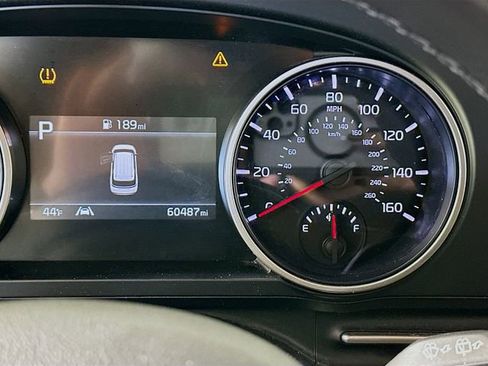 Used 2024 Kia Carnival LX image 14