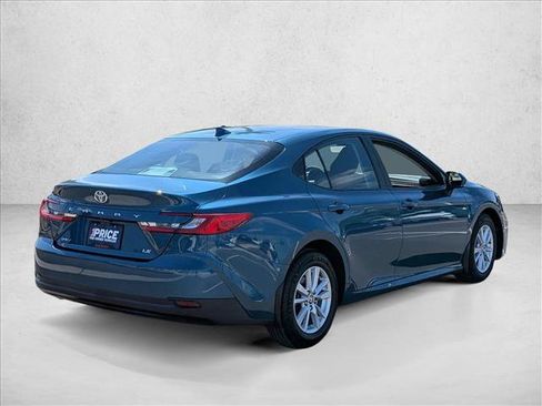 Used 2025 Toyota Camry LE FWD image 5
