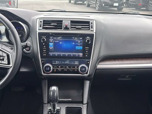 Used 2018 Subaru Outback 2.5i Limited AWD/4WD image 14