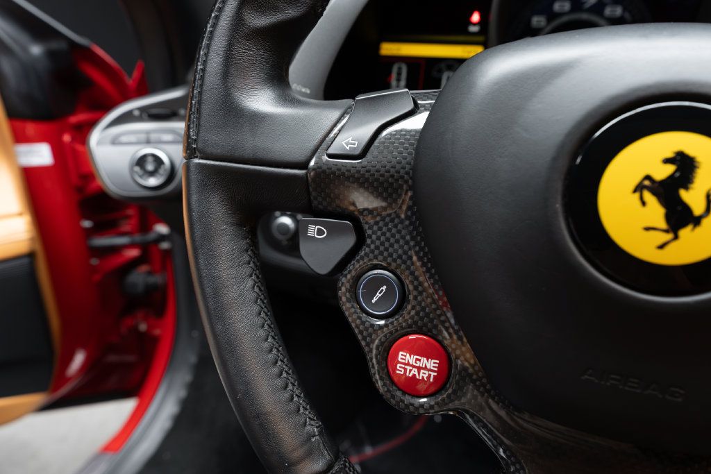 Used 2015 Ferrari 458 Italia Coupe RWD image 39