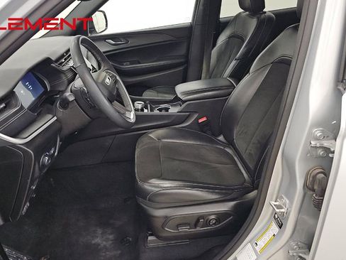 Used 2024 Jeep Grand Cherokee L Laredo image 8