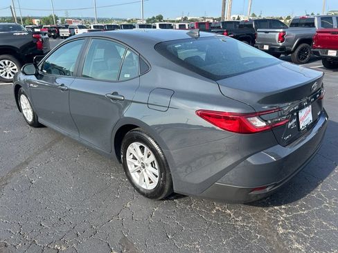 Used 2026 Toyota Camry LE FWD image 7