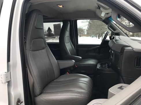 Used 2020 Chevrolet Express 2500 LS image 31