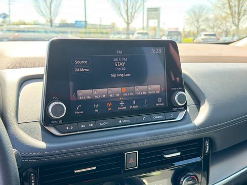 Used 2022 Nissan Rogue SV FWD image 10